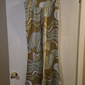 EARTHBOUND Yoga Pants With Fliar Bottoms